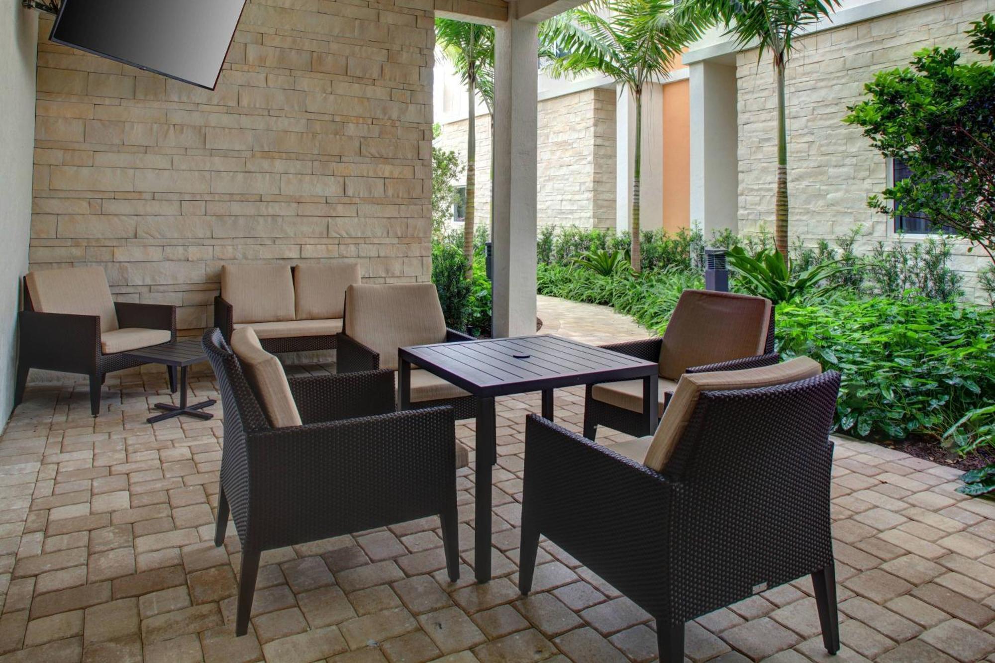 Residence Inn Fort Lauderdale Coconut מראה חיצוני תמונה