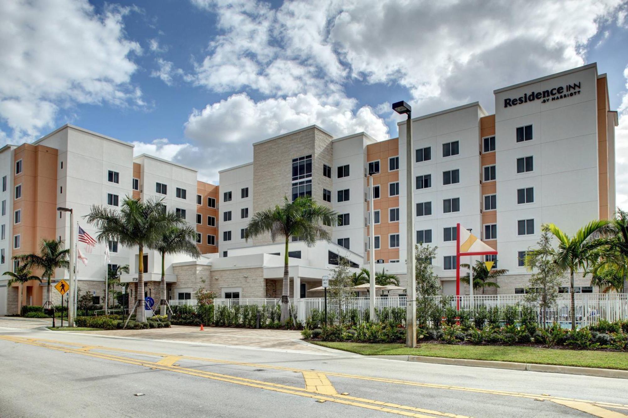 Residence Inn Fort Lauderdale Coconut מראה חיצוני תמונה